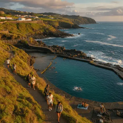 Trilhos e Piscinas Naturais desde Vila do Porto, Santa Maria